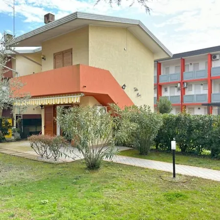 Spacious Flat With Private Garden