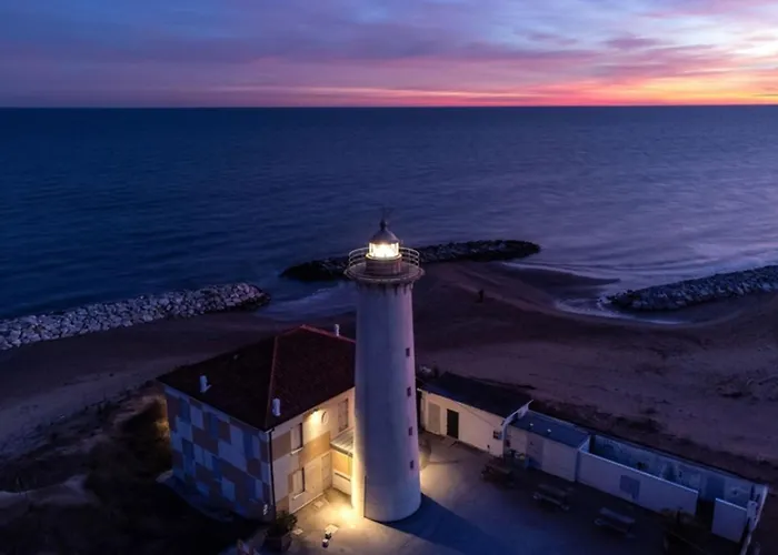 Spacious Flat With Private Garden *